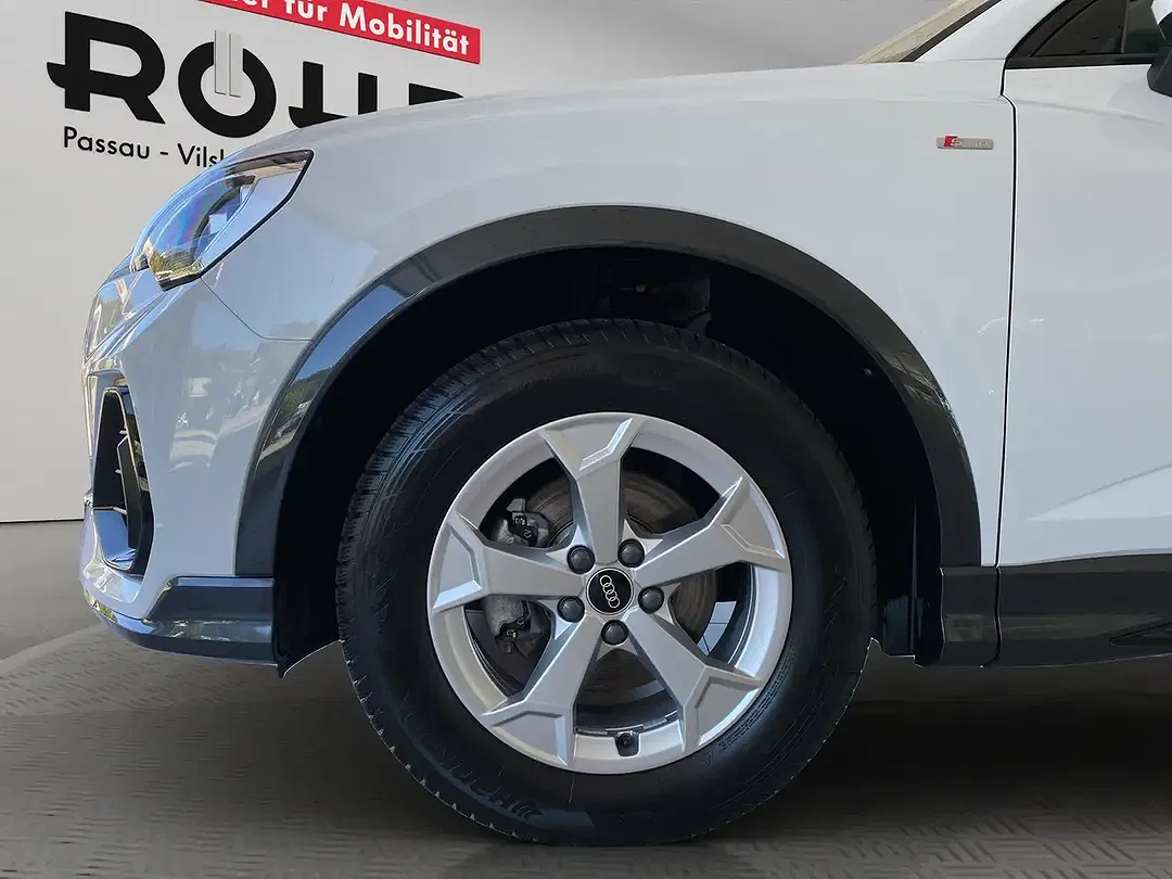 Audi Q3 - Thumbnail 14