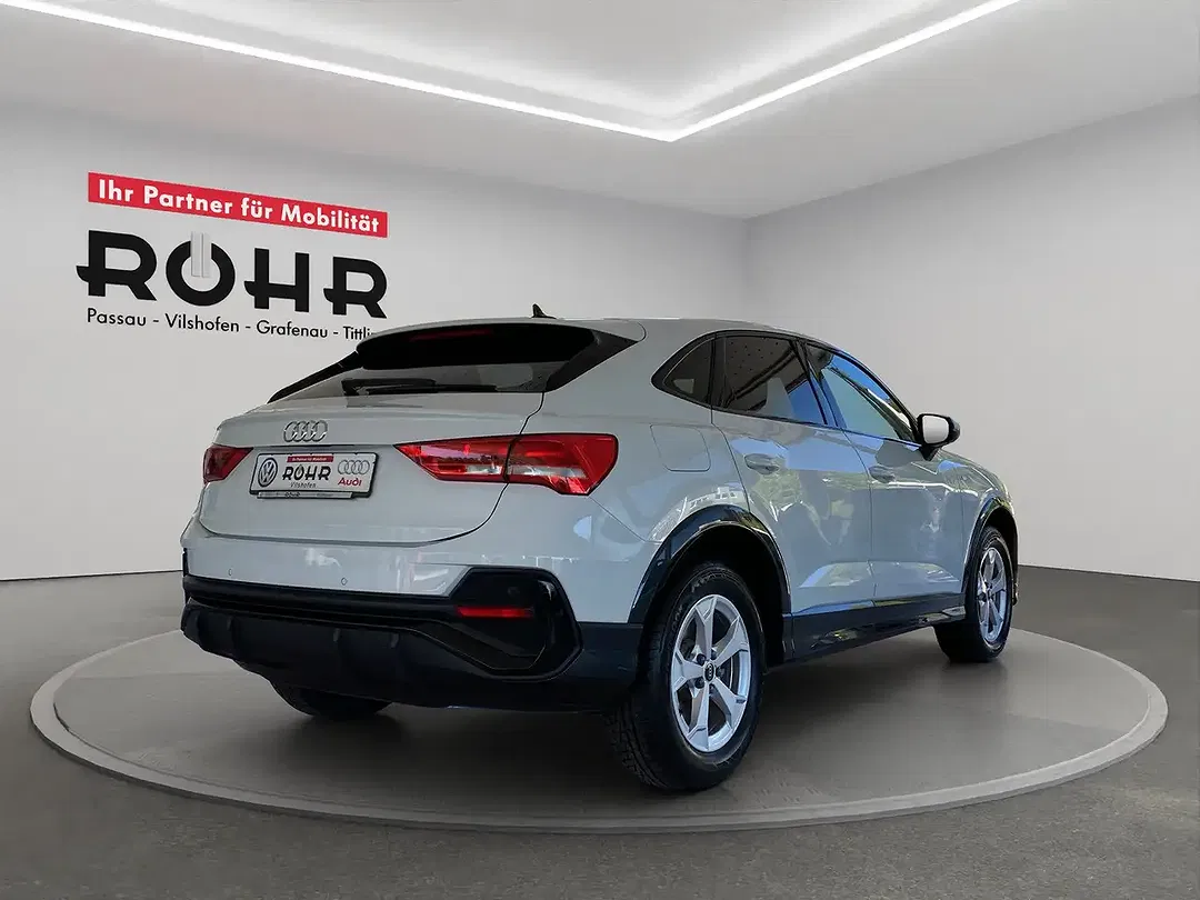 Audi Q3 - Thumbnail 4