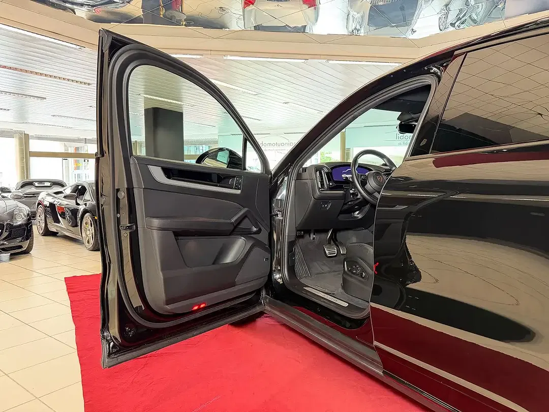 Porsche Cayenne - Thumbnail 13