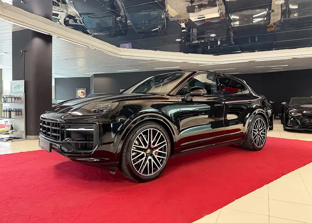 Porsche Cayenne - Thumbnail 3
