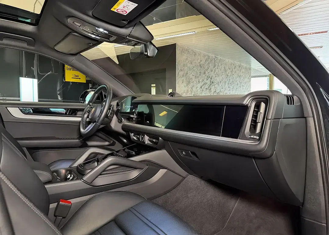 Porsche Cayenne - Thumbnail 31