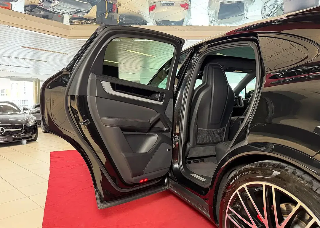 Porsche Cayenne - Thumbnail 34