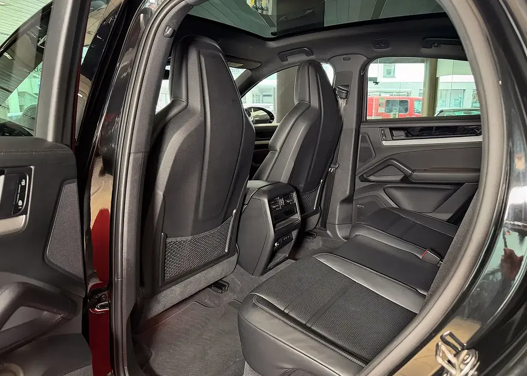 Porsche Cayenne - Thumbnail 35