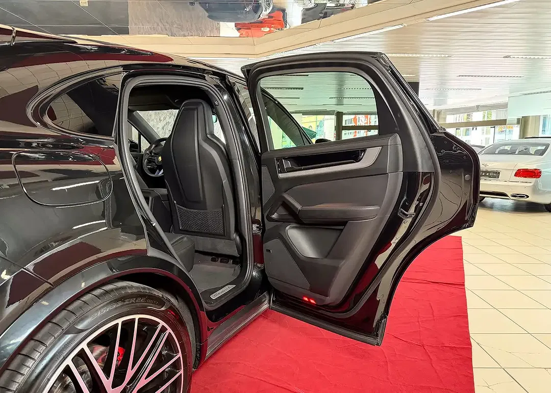 Porsche Cayenne - Thumbnail 38