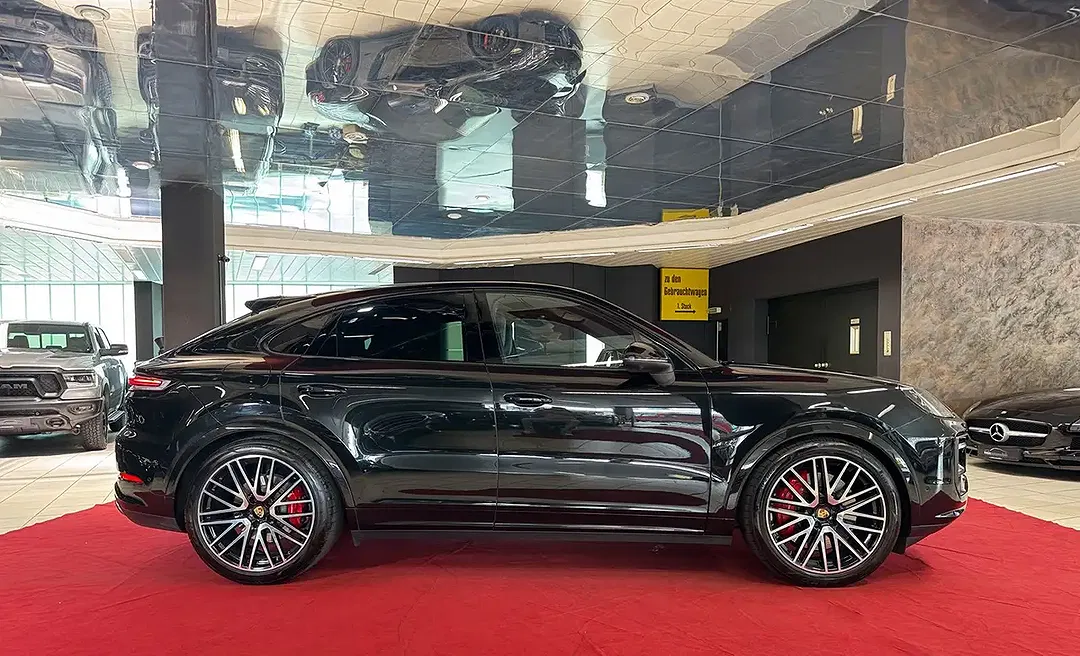 Porsche Cayenne - Thumbnail 9