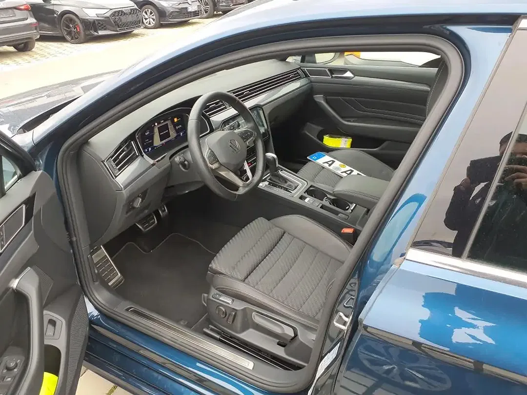 Volkswagen Passat Variant - Thumbnail 8
