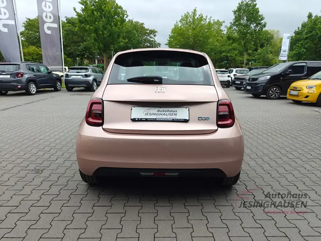 Fiat 500e - Thumbnail 7