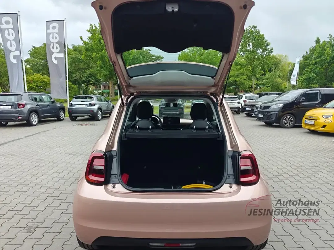 Fiat 500e - Thumbnail 8