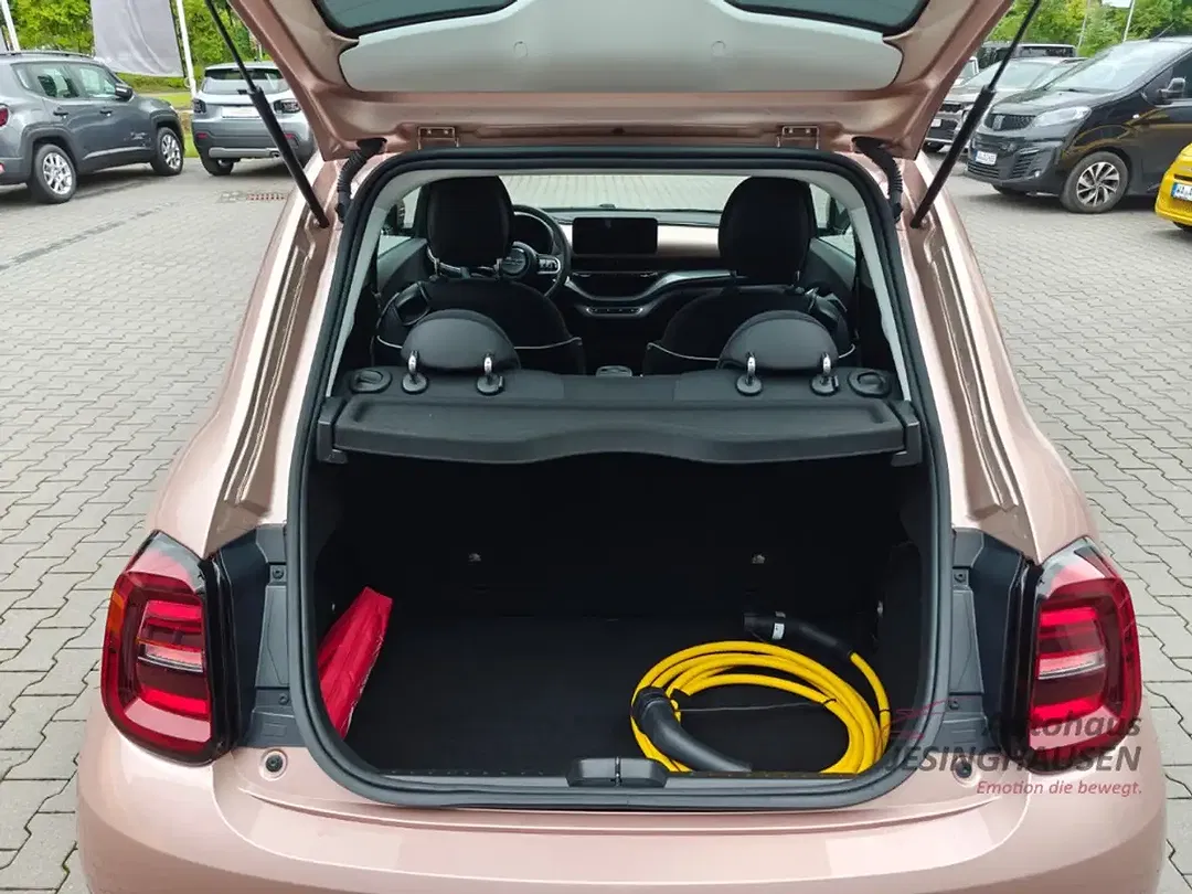Fiat 500e - Thumbnail 9
