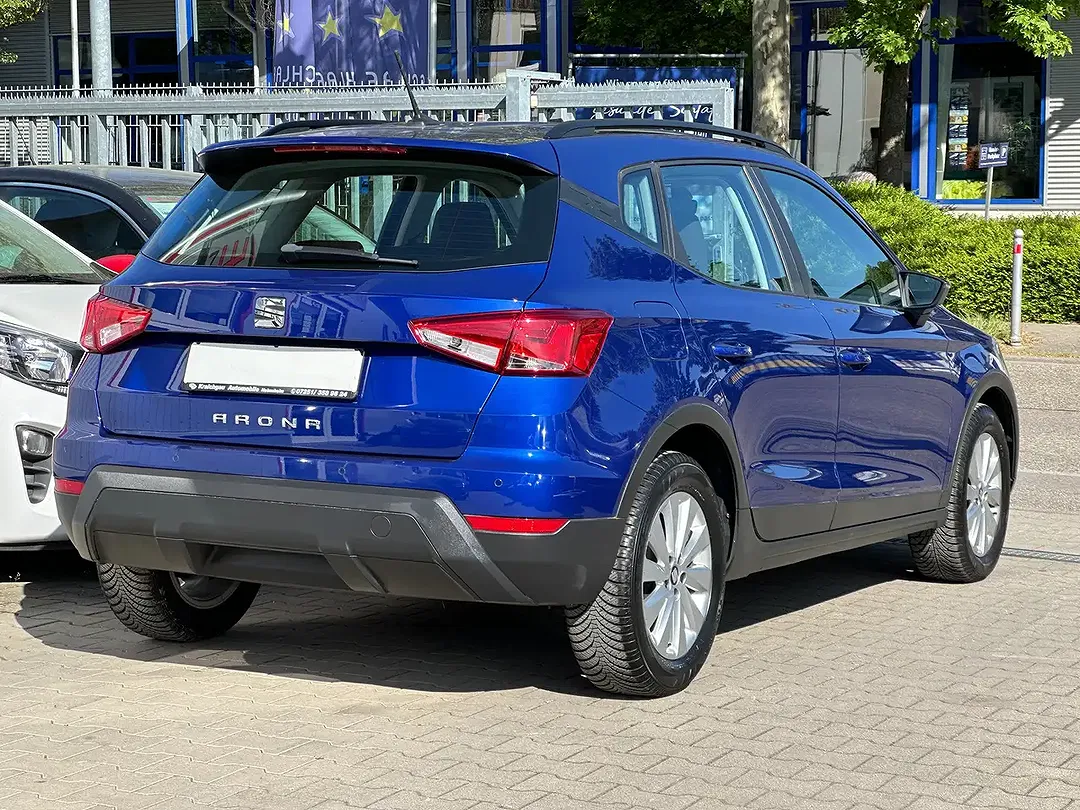SEAT Arona - Thumbnail 3