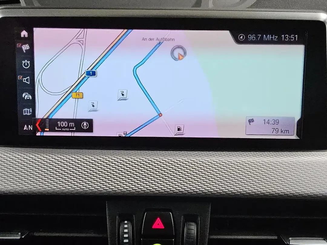 BMW X1 - Thumbnail 4