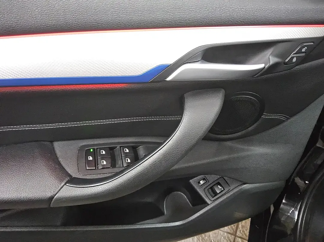 BMW X1 - Thumbnail 5