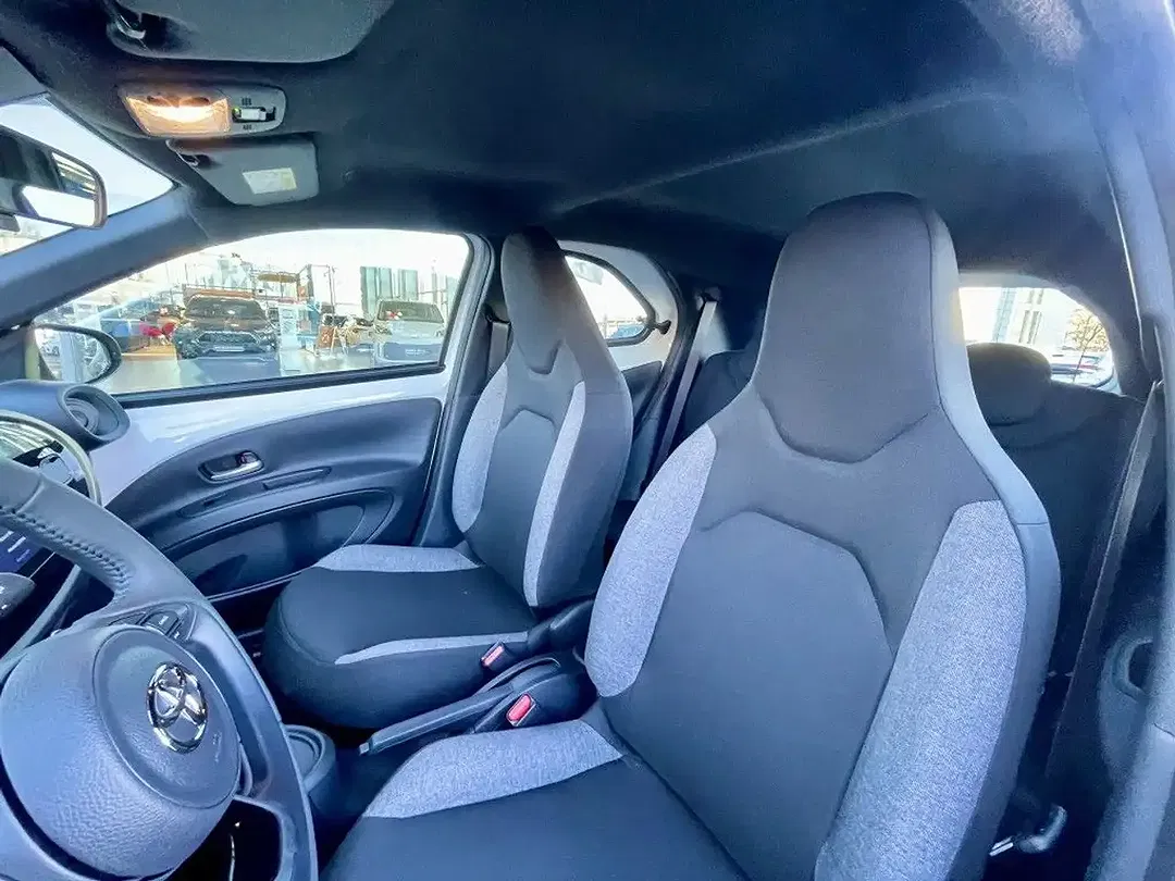 Toyota Aygo X - Thumbnail 8