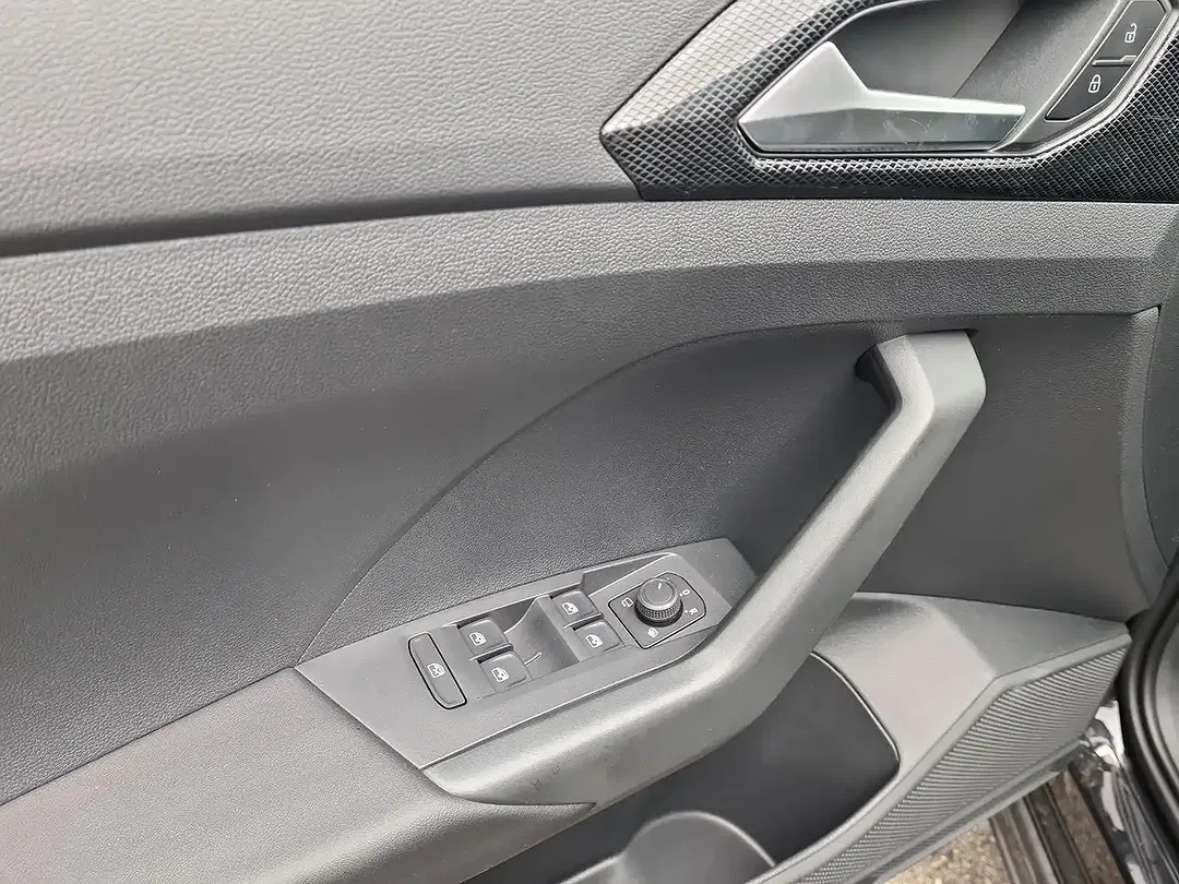 Volkswagen T-Cross - Thumbnail 12