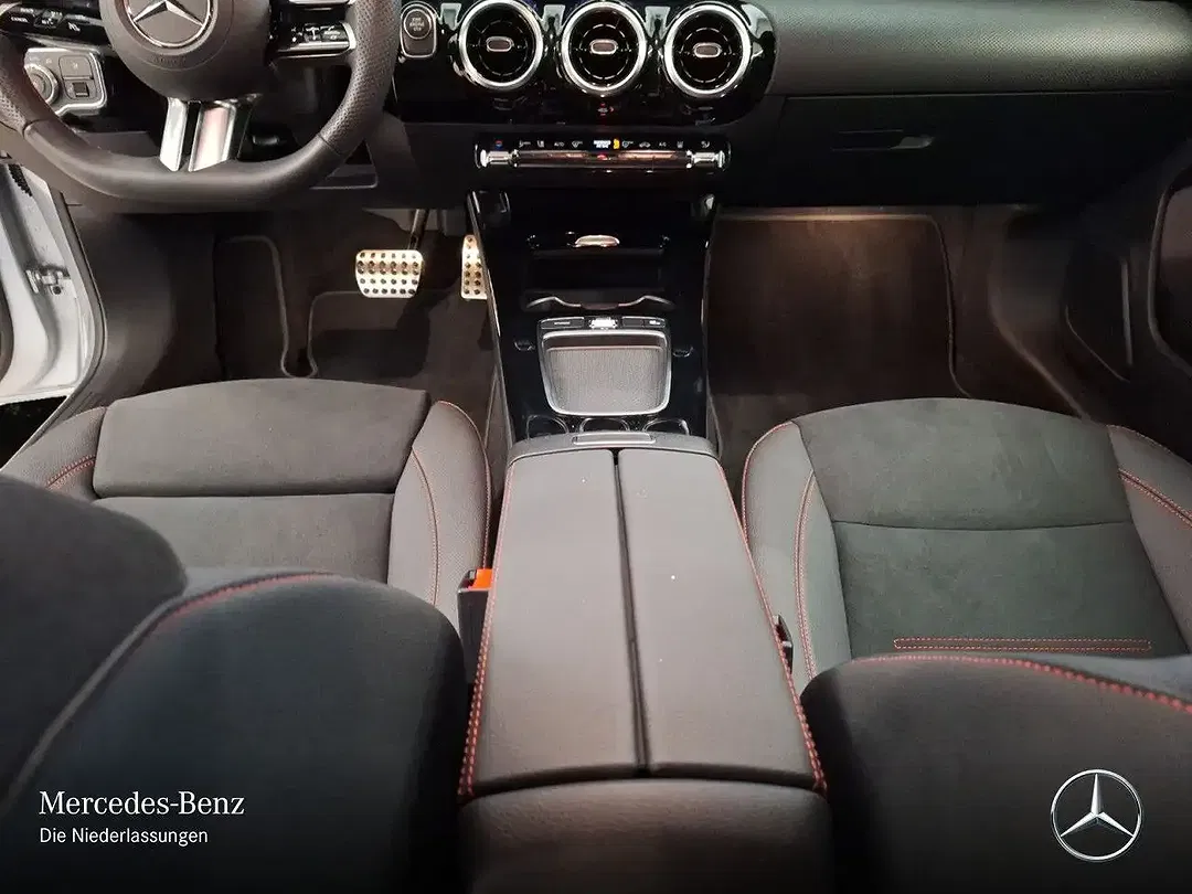 Mercedes-Benz A 250 - Thumbnail 14
