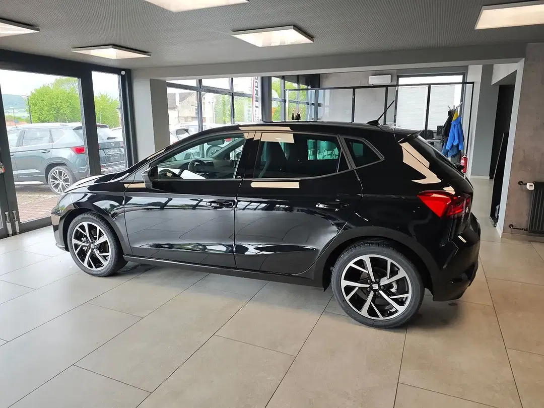 SEAT Ibiza - Thumbnail 3