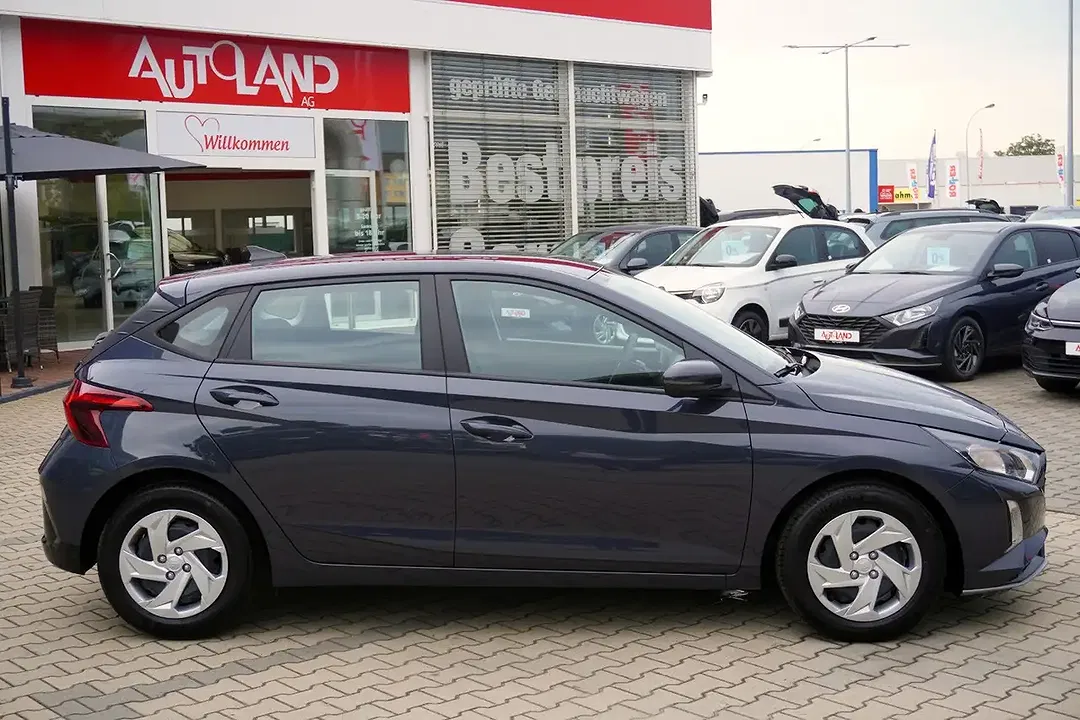 Hyundai i20 - Thumbnail 3