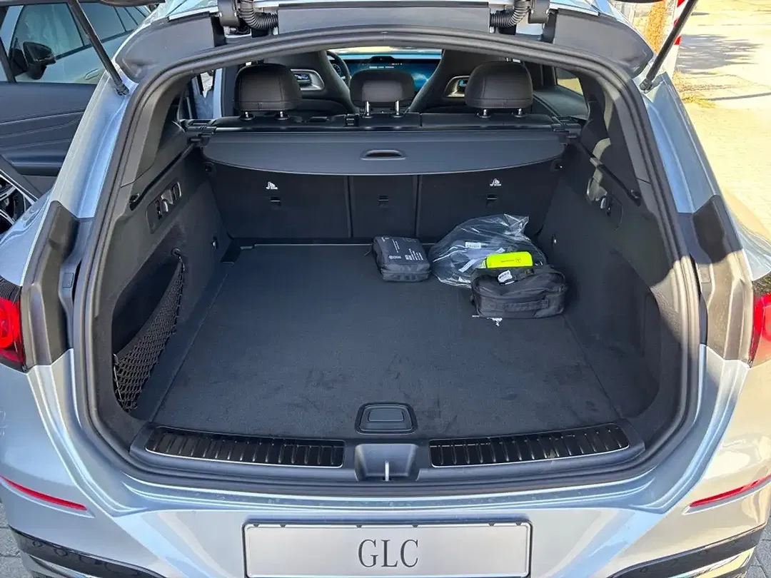 Mercedes-Benz GLC 400 - Thumbnail 12