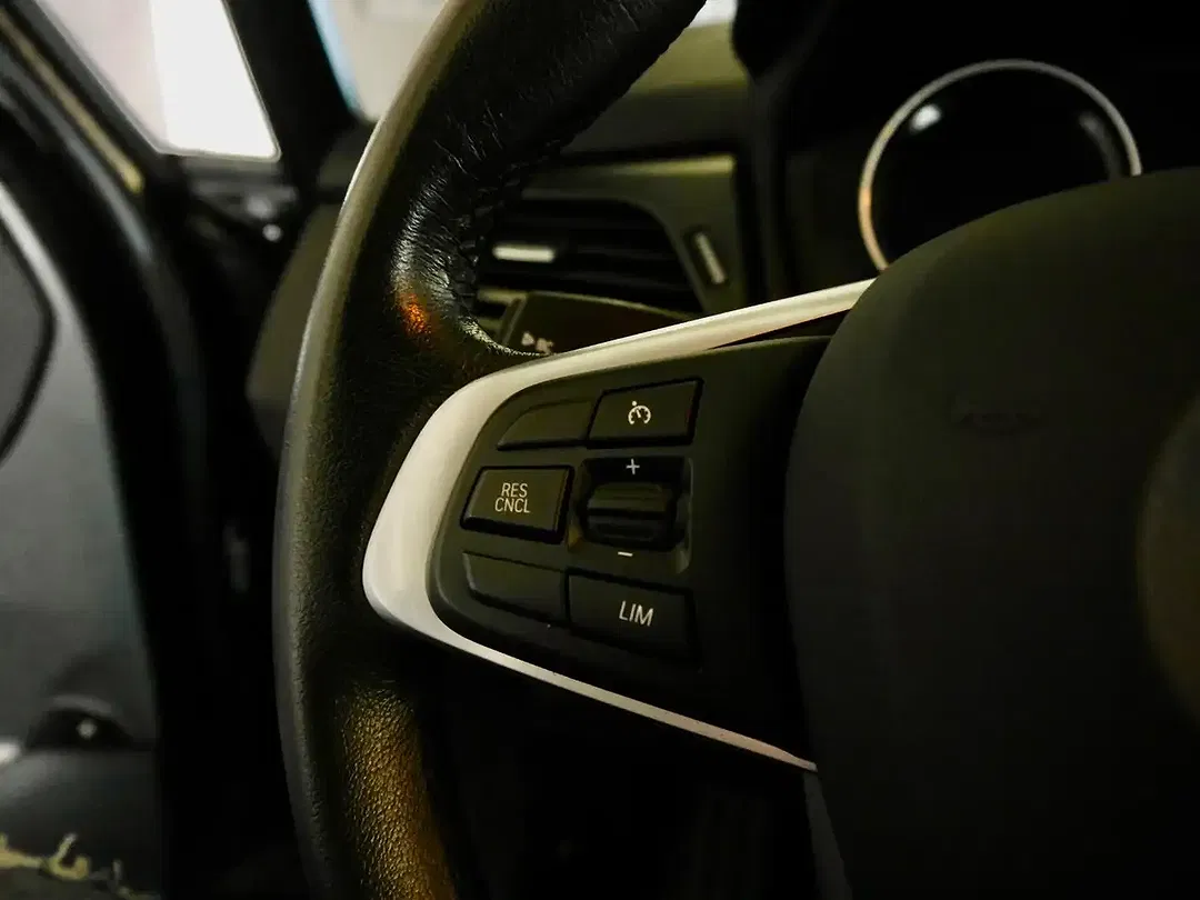 BMW 225 - Thumbnail 12