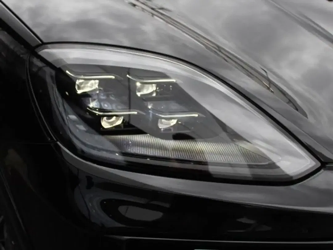 Porsche Cayenne - Thumbnail 7