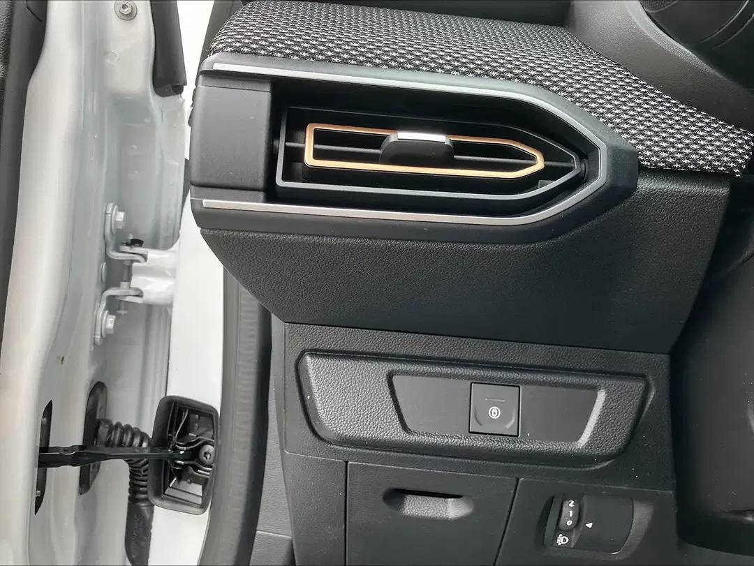 Dacia Sandero - Thumbnail 12