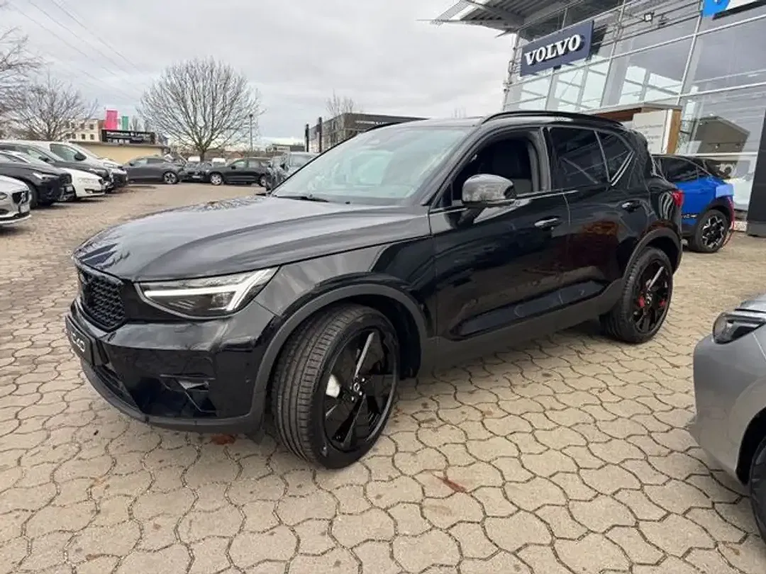 Volvo XC40 - Thumbnail 3