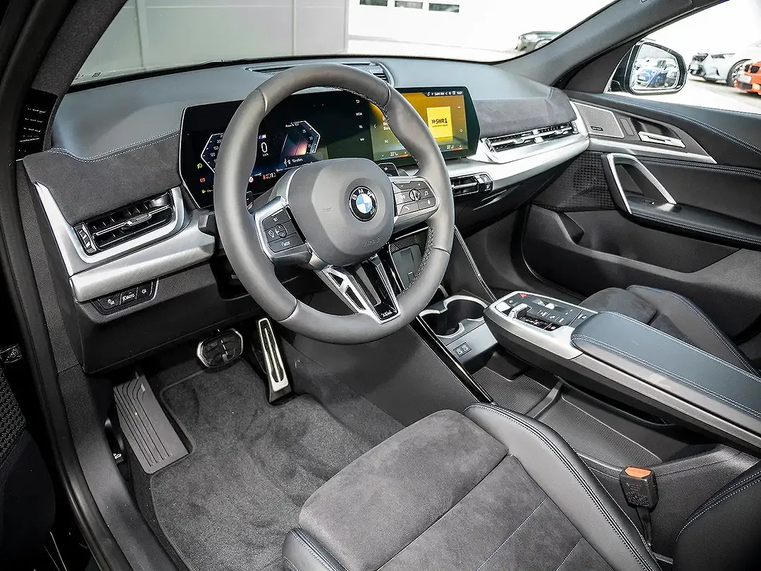 BMW X2 - Thumbnail 3