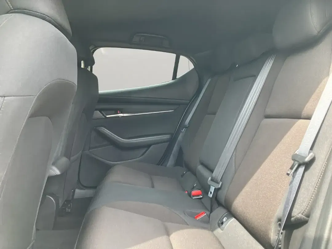 Mazda 3 - Thumbnail 9