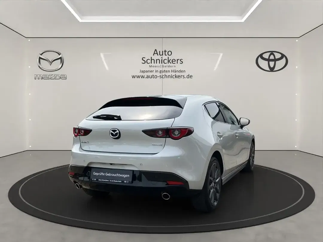 Mazda 3 - Thumbnail 4