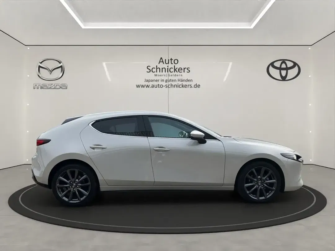 Mazda 3 - Thumbnail 5