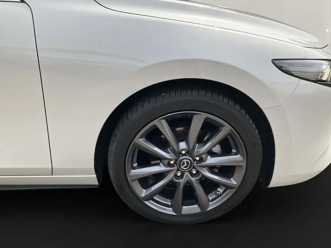 Mazda 3 - Thumbnail 8