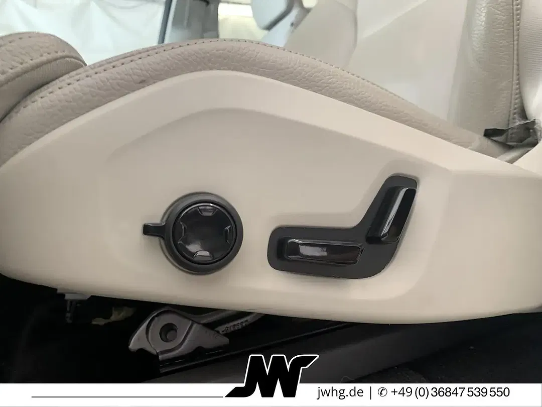 Volvo XC90 - Thumbnail 7