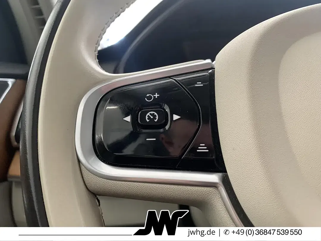 Volvo XC90 - Thumbnail 9