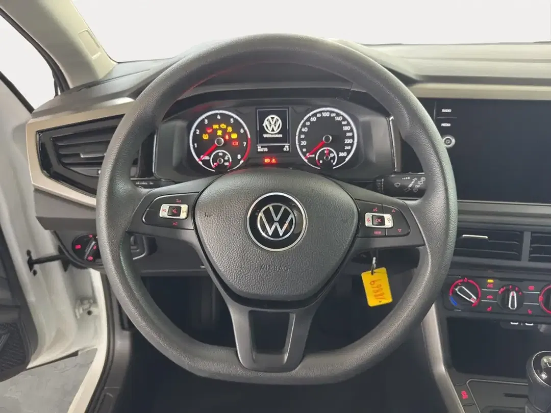 Volkswagen Polo - Thumbnail 5