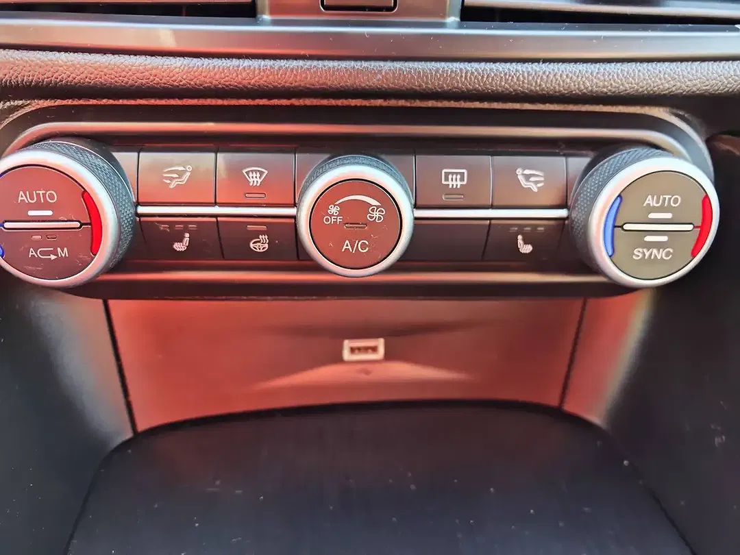 Alfa Romeo Giulia - Thumbnail 12