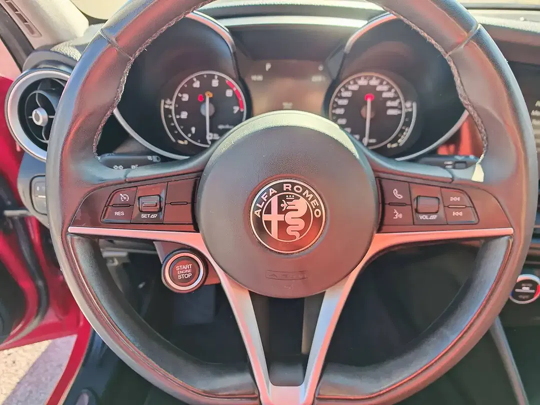 Alfa Romeo Giulia - Thumbnail 9