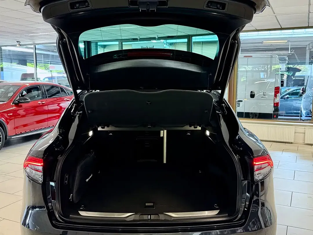 Maserati Levante - Thumbnail 11