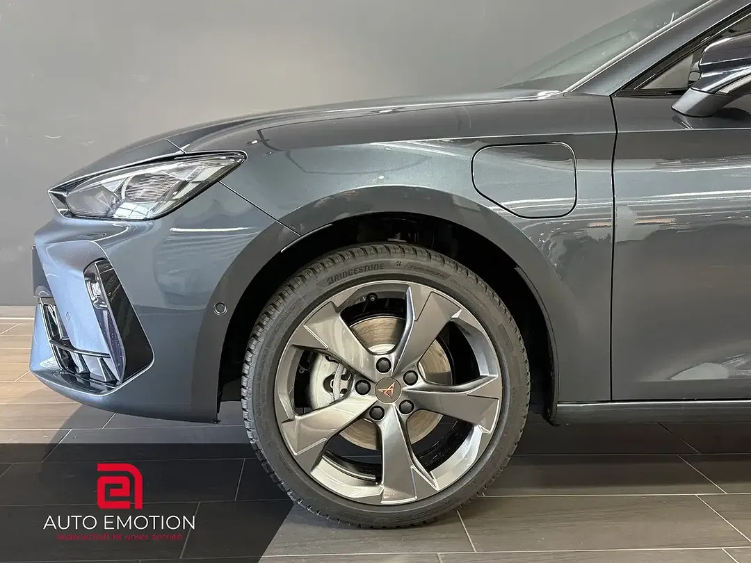 CUPRA Leon - Thumbnail 5