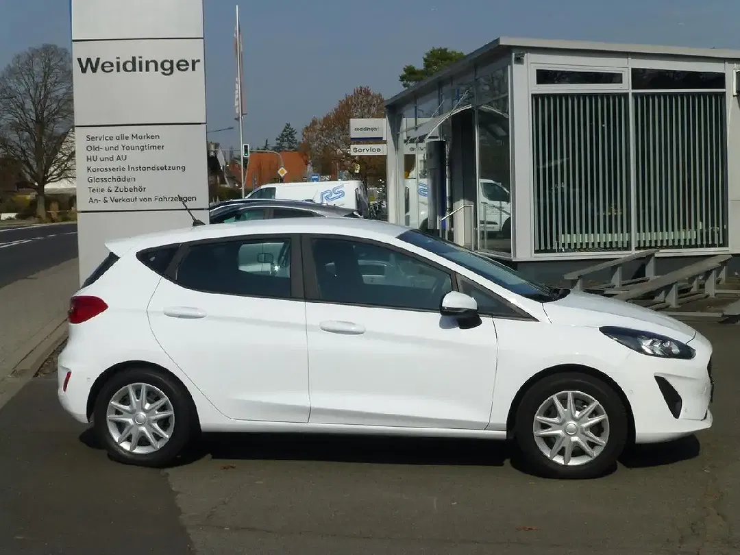 Ford Fiesta - Thumbnail 3