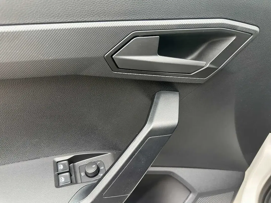 SEAT Ibiza - Thumbnail 10