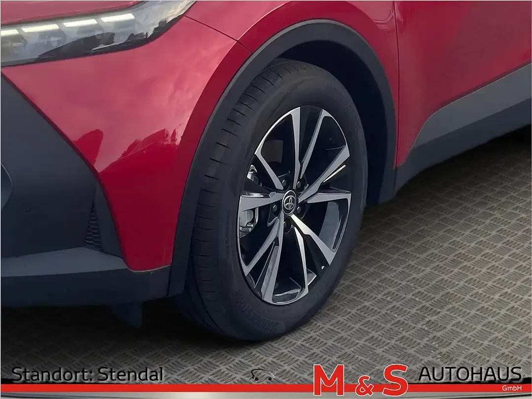 Toyota C-HR - Thumbnail 7