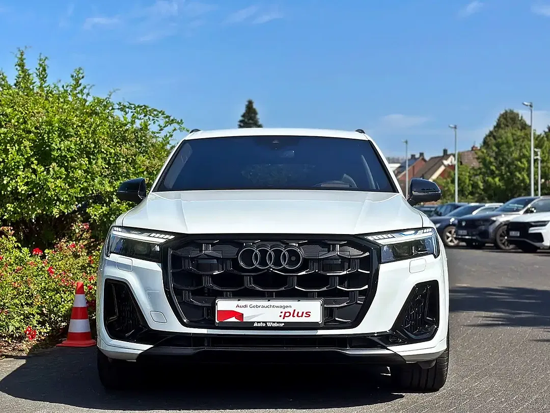 Audi Q7 - Thumbnail 3