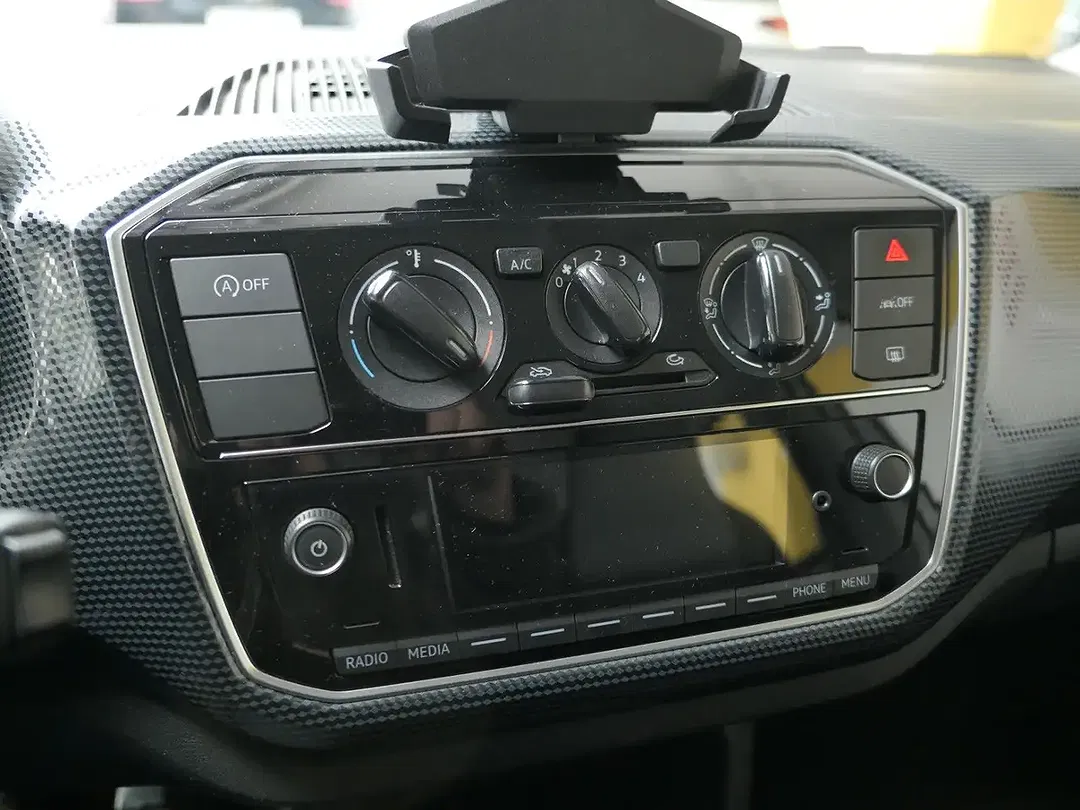 Volkswagen up! - Thumbnail 11