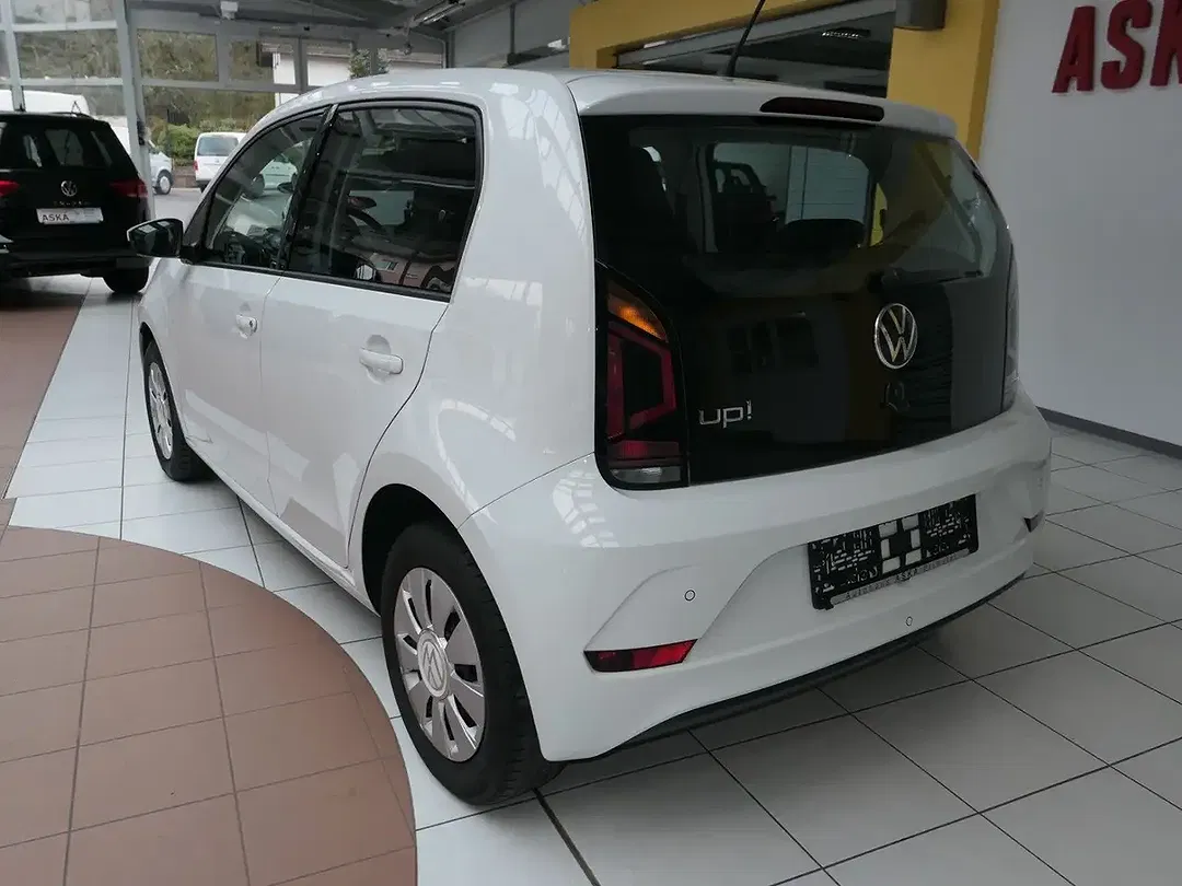 Volkswagen up! - Thumbnail 3