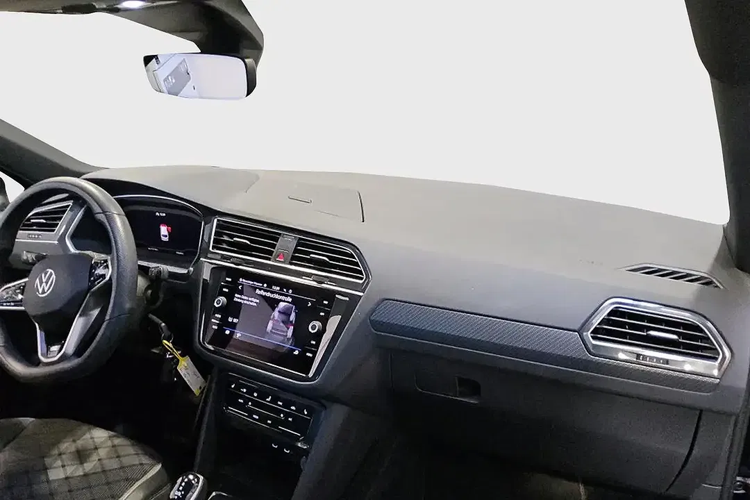 Volkswagen Tiguan - Thumbnail 3