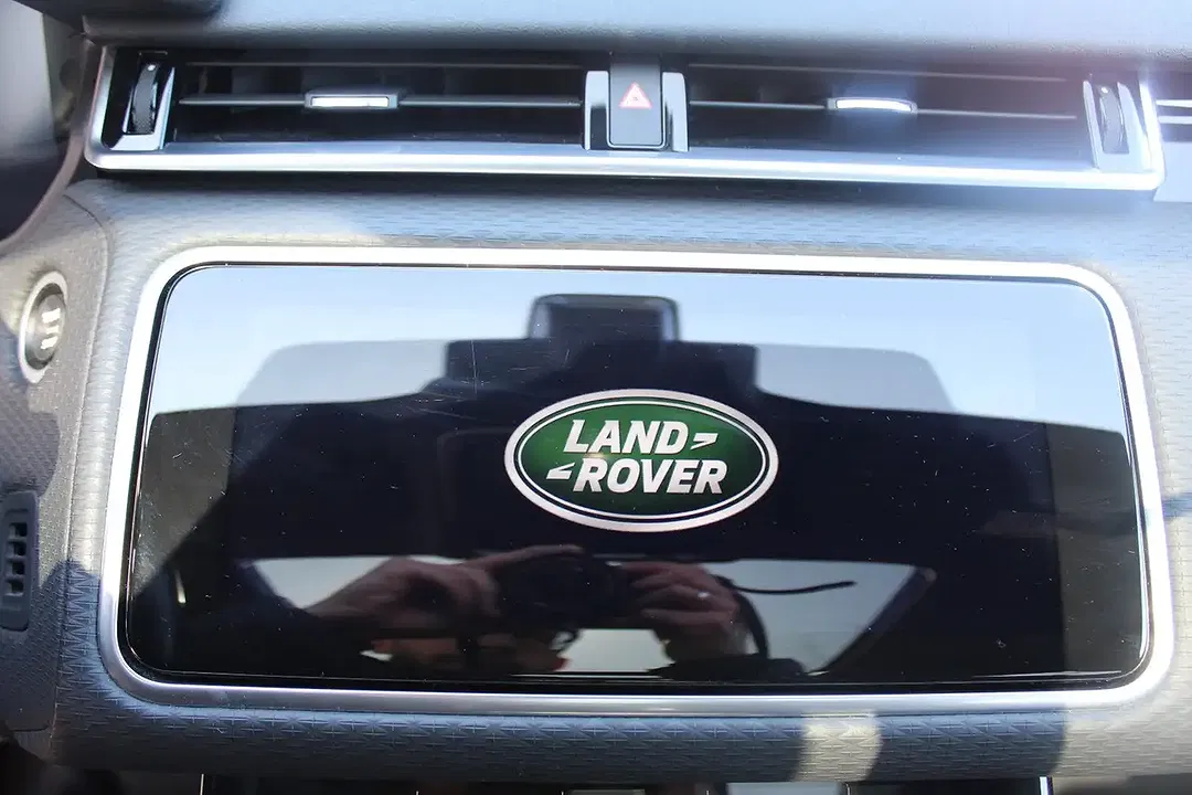 Land Rover Range Rover Velar - Thumbnail 14