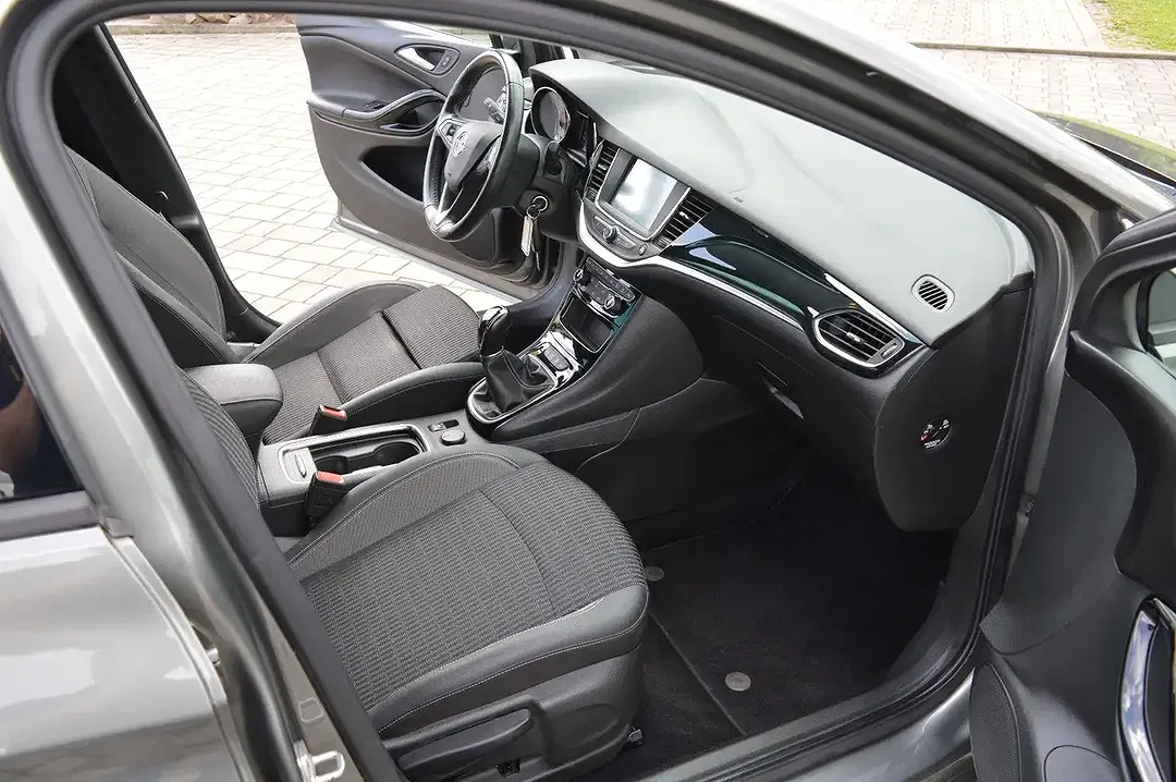 Opel Astra - Thumbnail 6