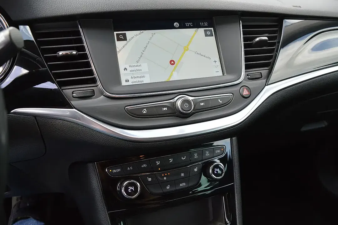 Opel Astra - Thumbnail 5