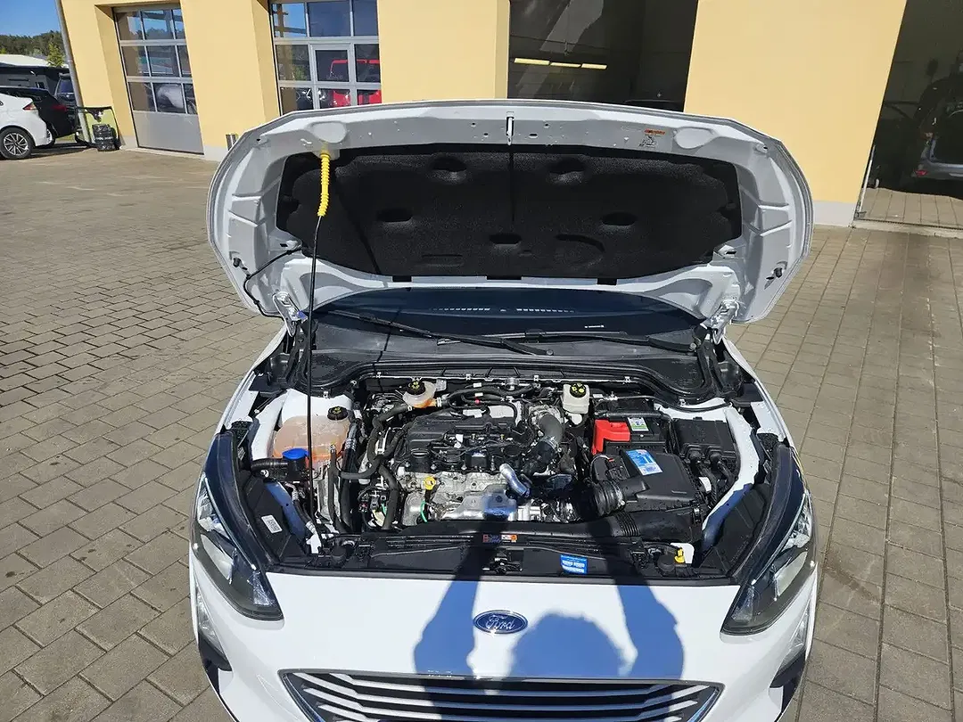 Ford Focus - Thumbnail 19