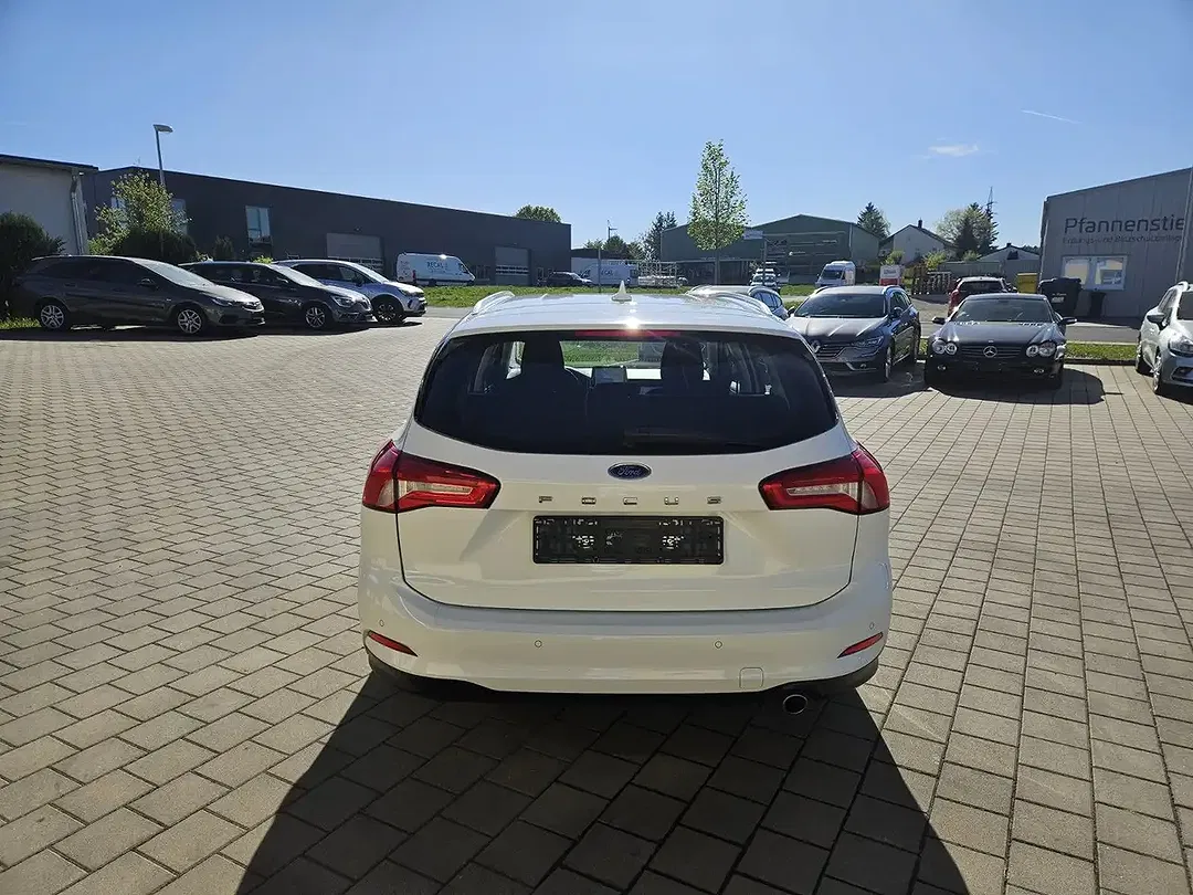 Ford Focus - Thumbnail 7